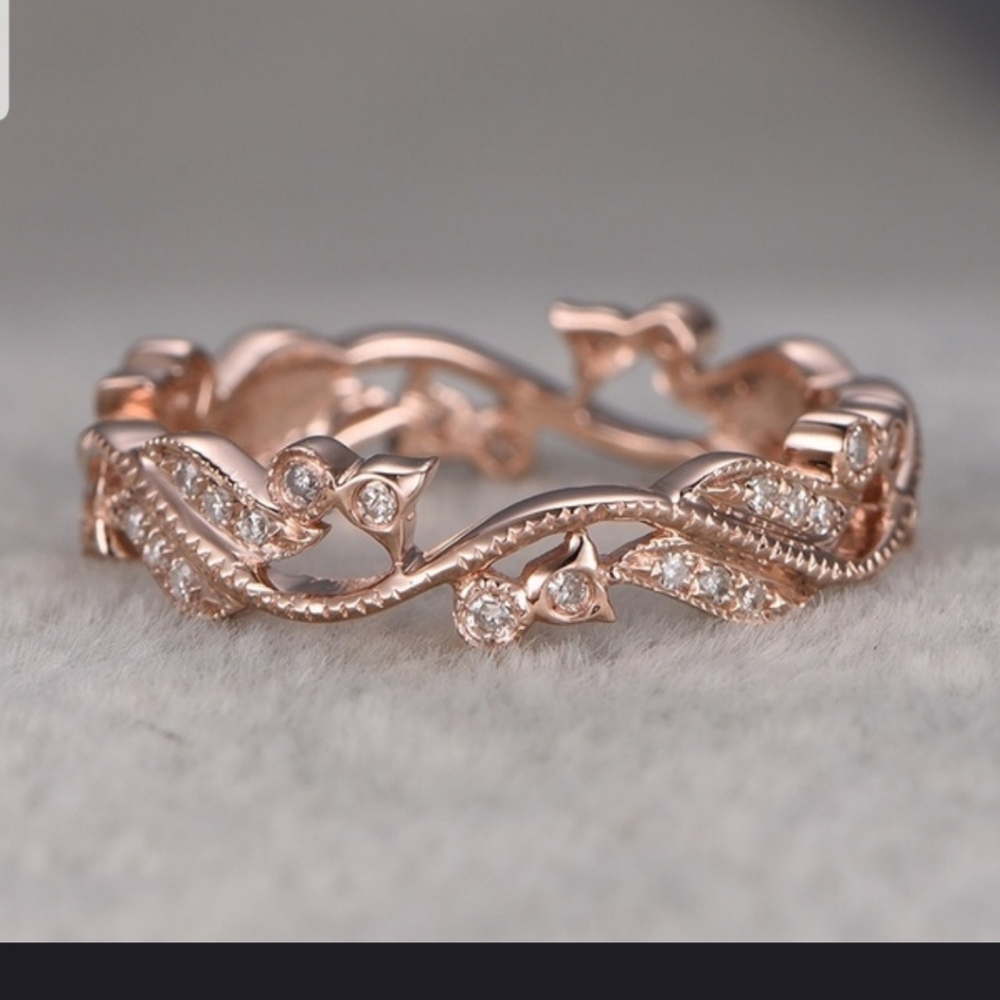 Gorgeous 18k plated Flower Lucky Vine Ring in ROSE GOLD - Picture 1 of 11